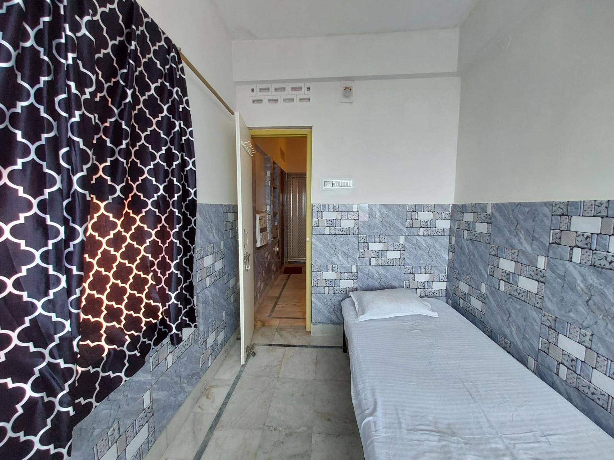 Nirman Beach Homestay Пури Экстерьер фото