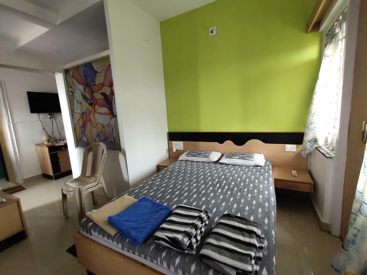 Nirman Beach Homestay Пури Экстерьер фото